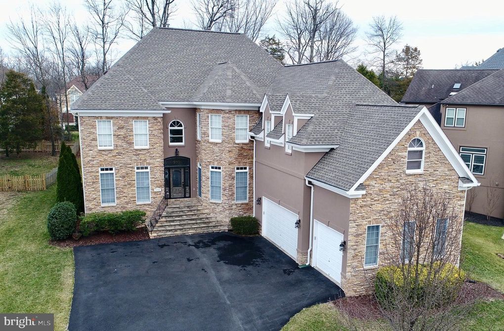 20980 Nightshade Pl, Ashburn, VA 20147